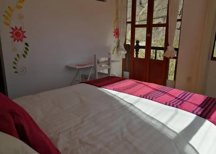 Ollantaytambo Cheap Pet friendly Hotels