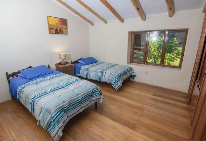 Pet friendly Colonial House Villa Urubamba