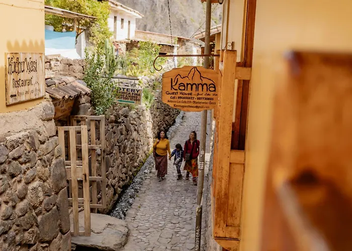 Ollantaytambo hotels near Laguna Yanacocha