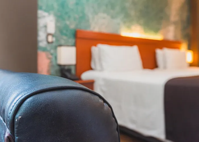 Machu Picchu Hotels near Arch of Augustus with parking